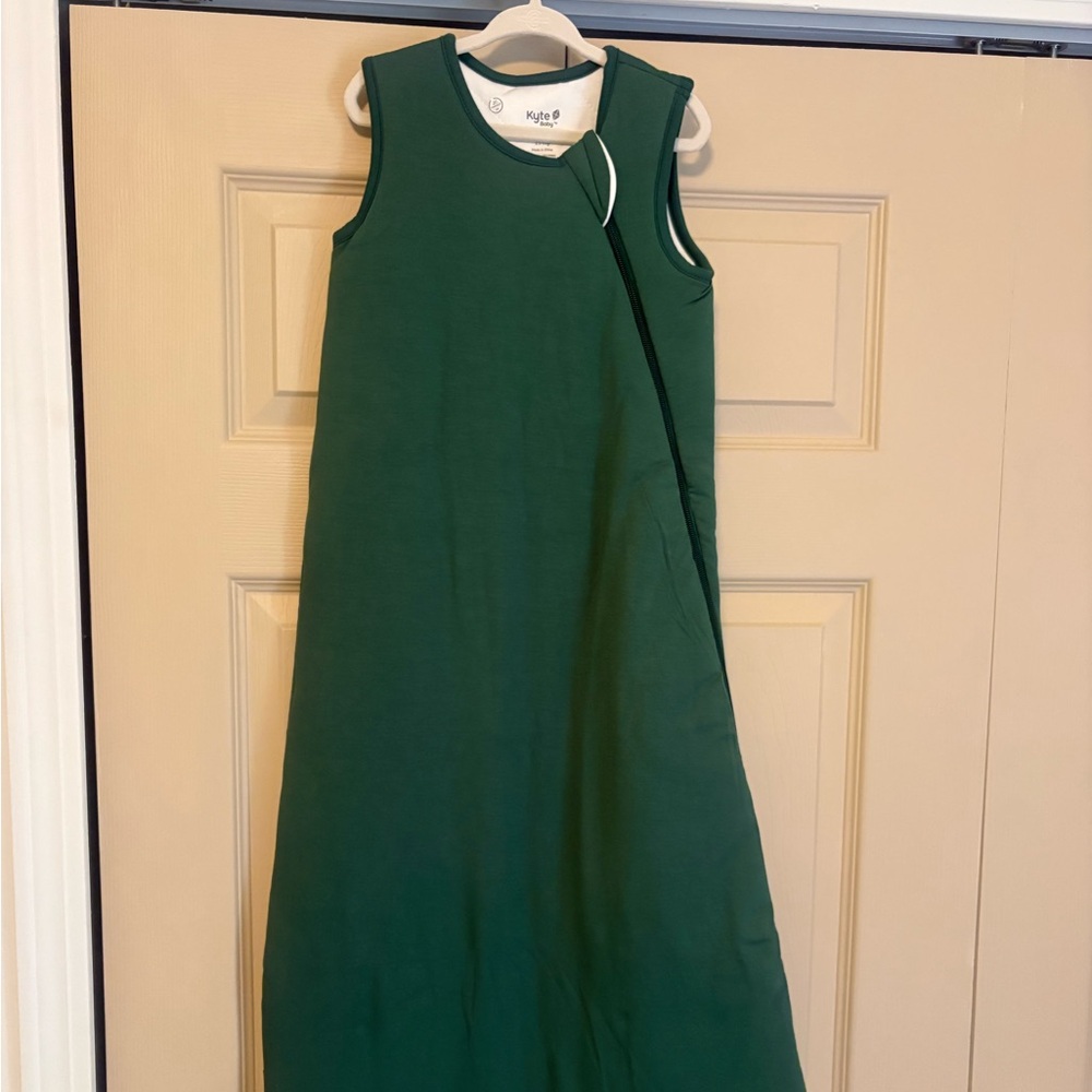 Kyte - Green - 2.5 Tog NWT size large sleep sack